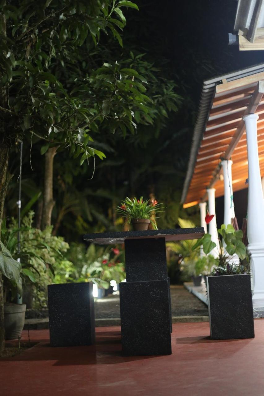 Bakery Family Guest House Mirissa Exterior photo