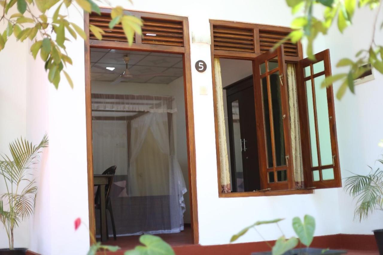 Bakery Family Guest House Mirissa Exterior photo