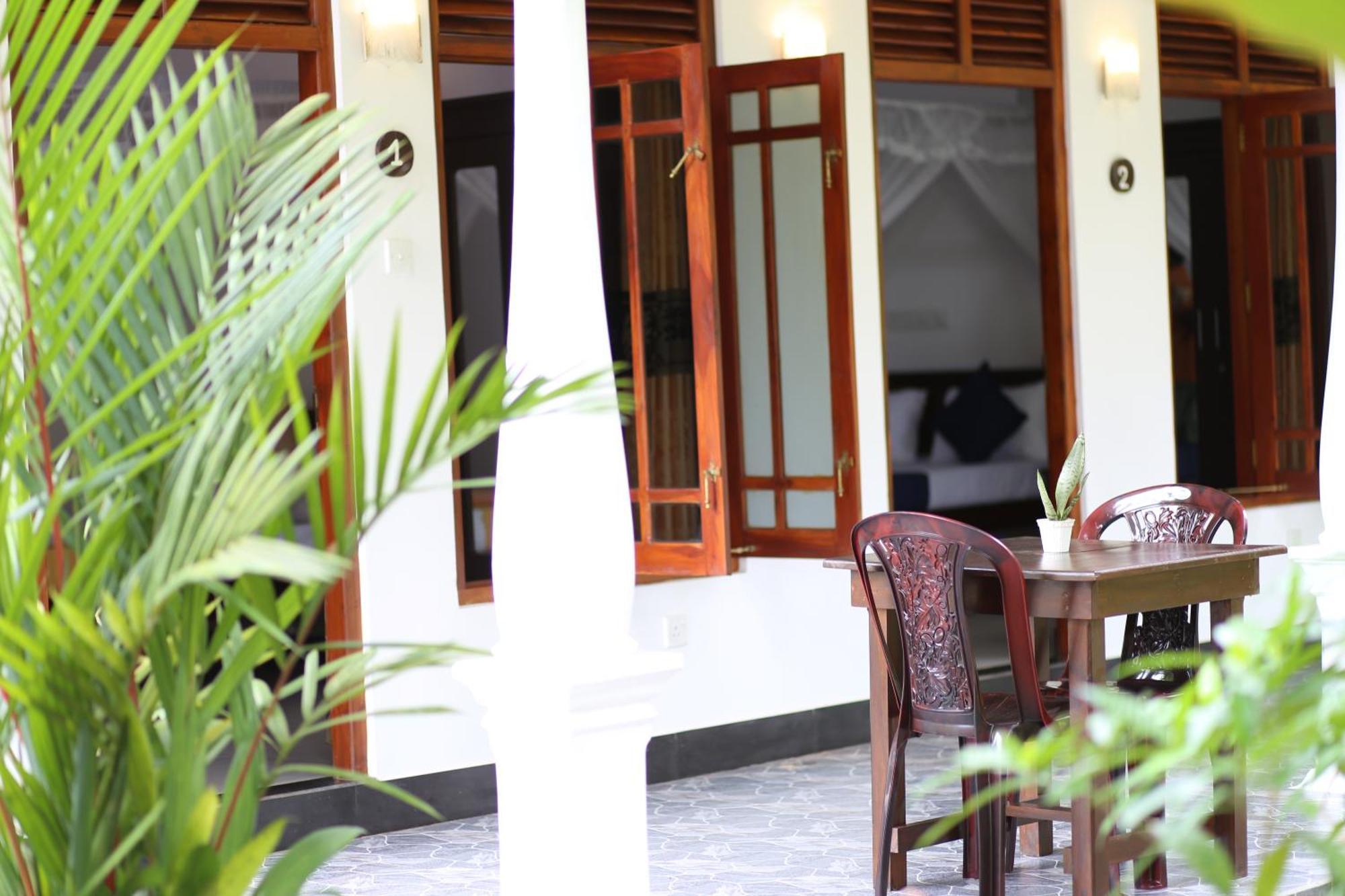 Bakery Family Guest House Mirissa Exterior photo