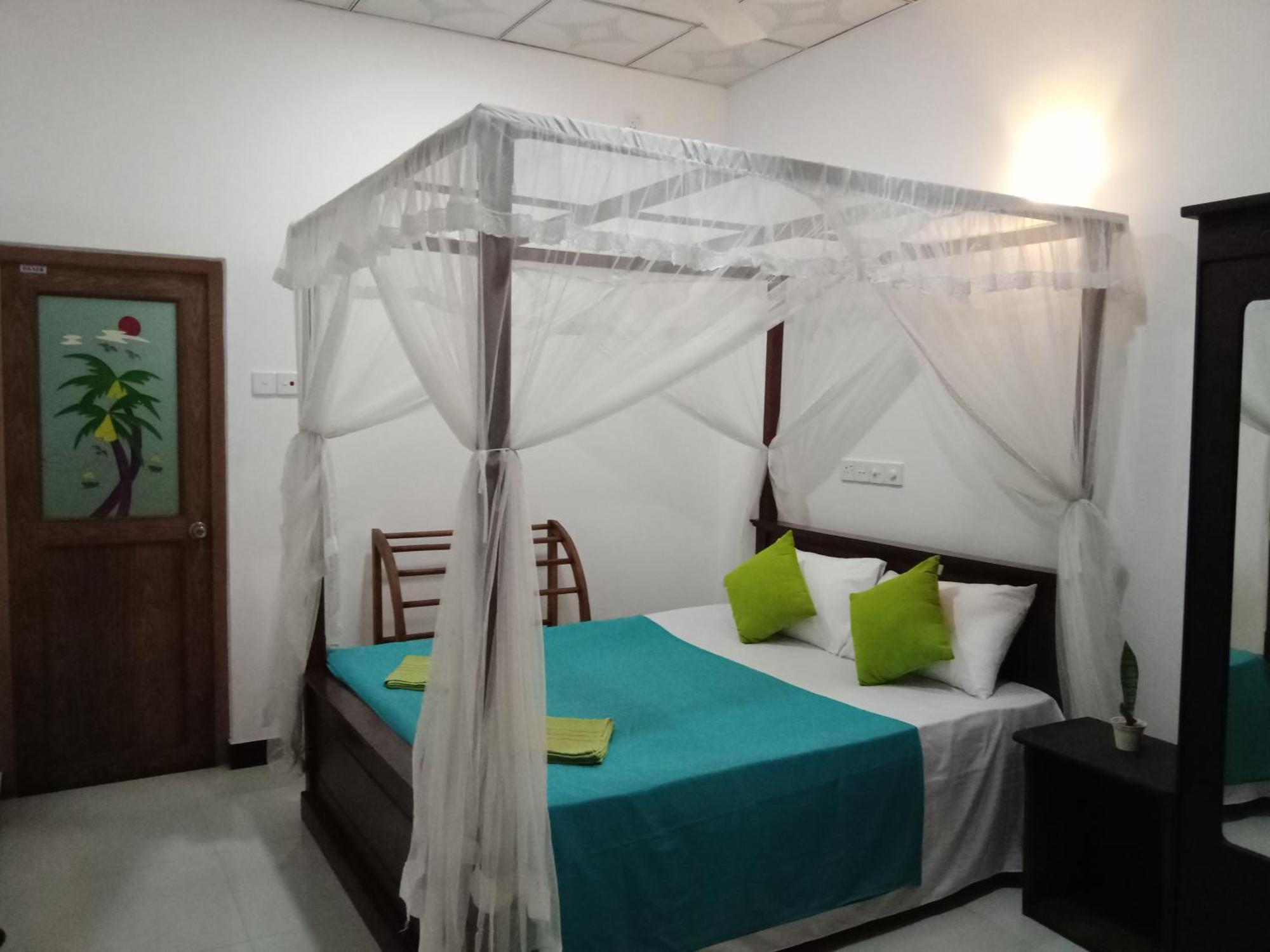 Bakery Family Guest House Mirissa Exterior photo