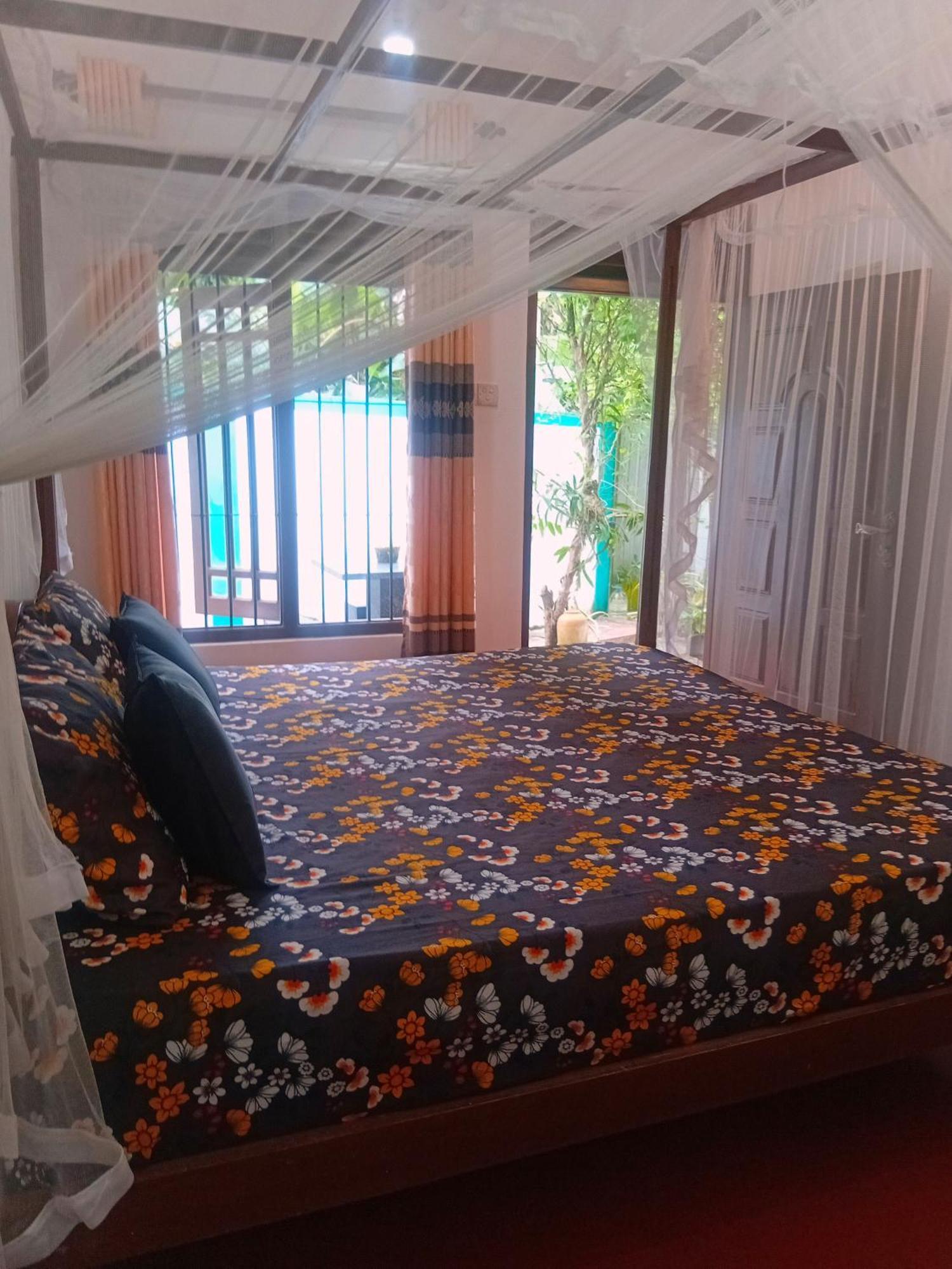 Bakery Family Guest House Mirissa Exterior photo