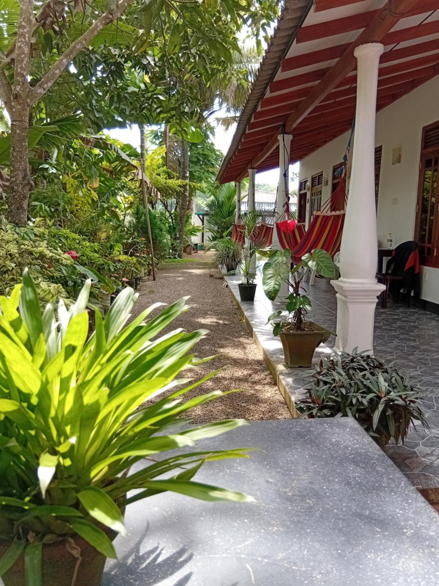 Bakery Family Guest House Mirissa Exterior photo